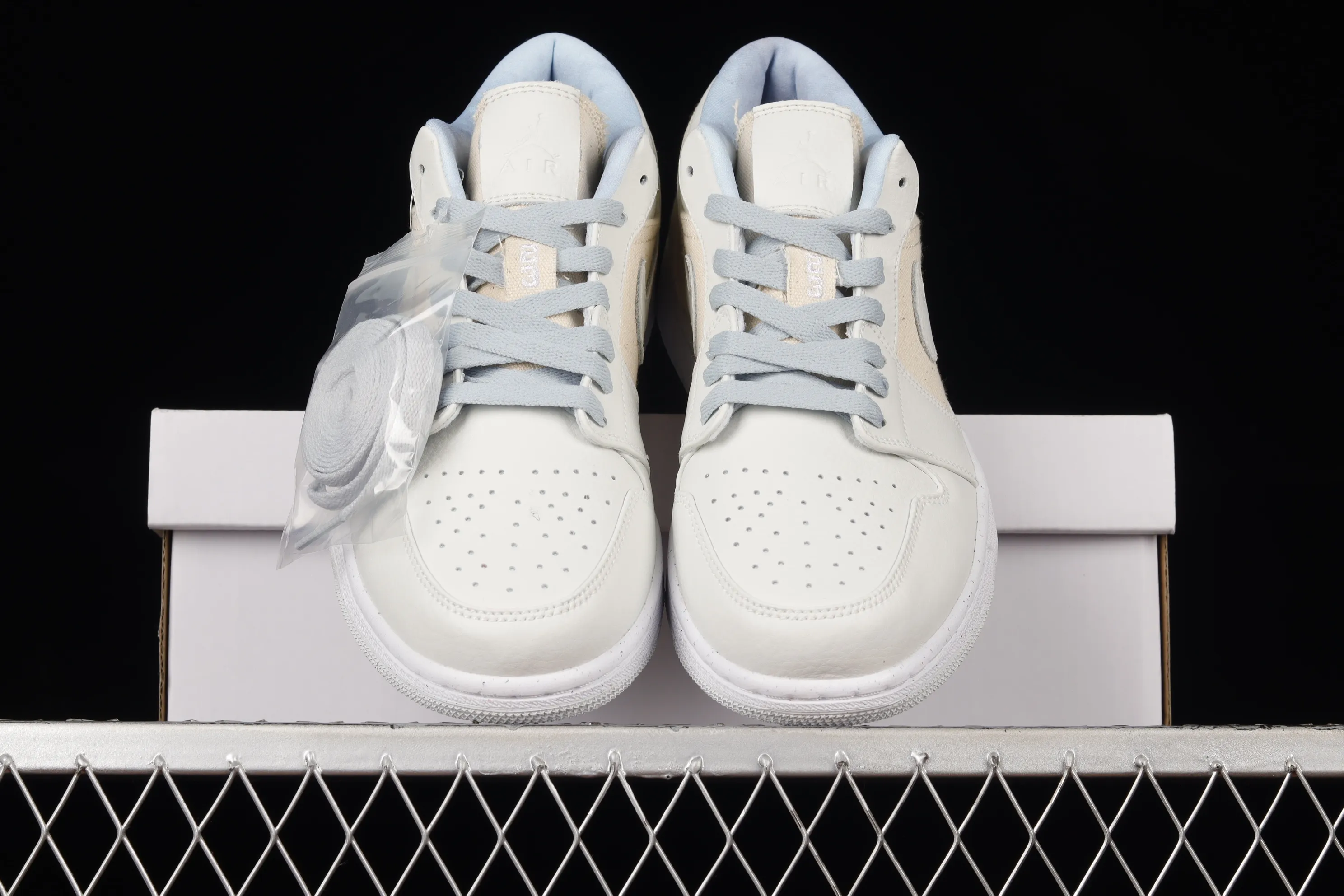 All categories Air Jordan Jordan series basketball shoes Air Jordan 1 Low Air Jordan 1 Low "Canvas" AJ1 Joe 1 cloud powder low-top basketball shoes DQ4151-500